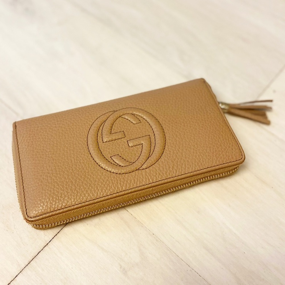 Gucci Soho Leather Zip-Around Wallet